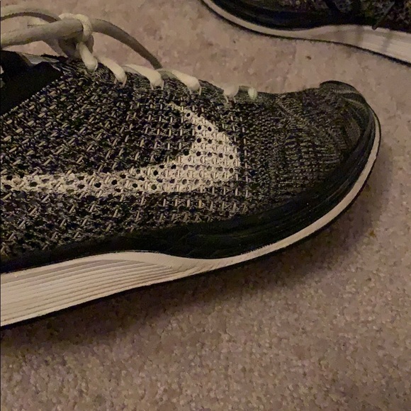 Nike Flyknits - Picture 2 of 5